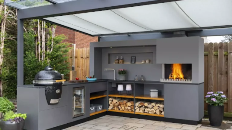 Modern Outdoor Kitchens