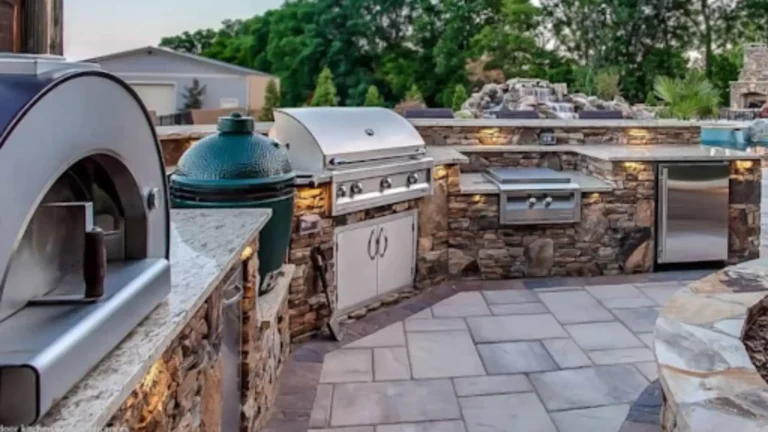 What Type of Grill Should I Choose for My Outdoor Kitchen Island